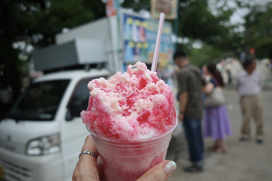 Japanese kakigori shave ice and vending truck at Edogawa goldfish festival