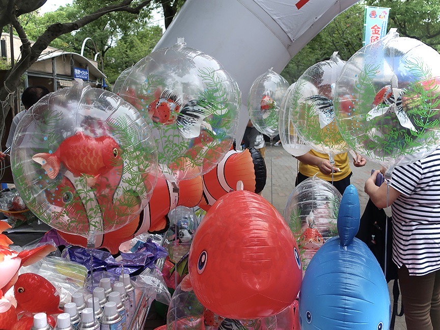 Fish-shaped balloon souvenirs at the Edogawa Goldfish Festival