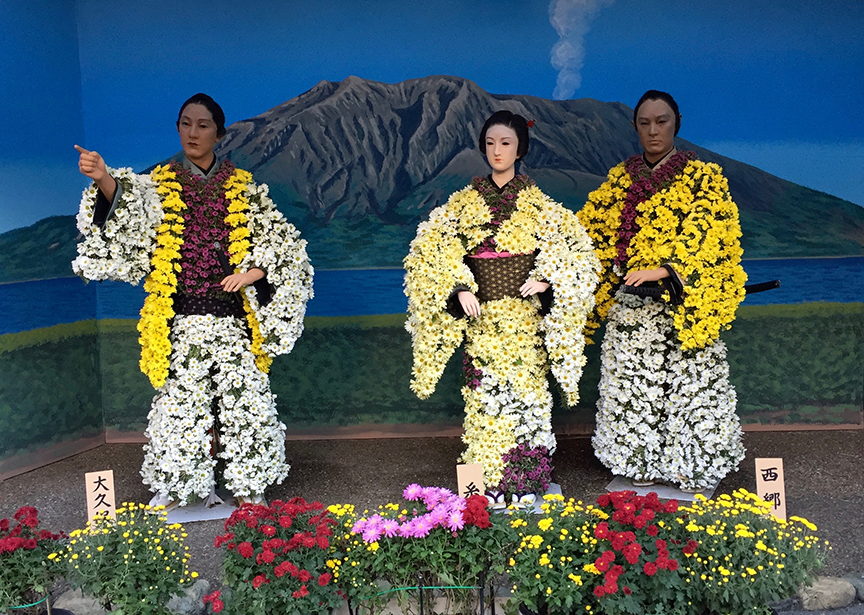 Kiku ningyo samurai figures made of bonsai chrysanthemums at Yushima Shrine