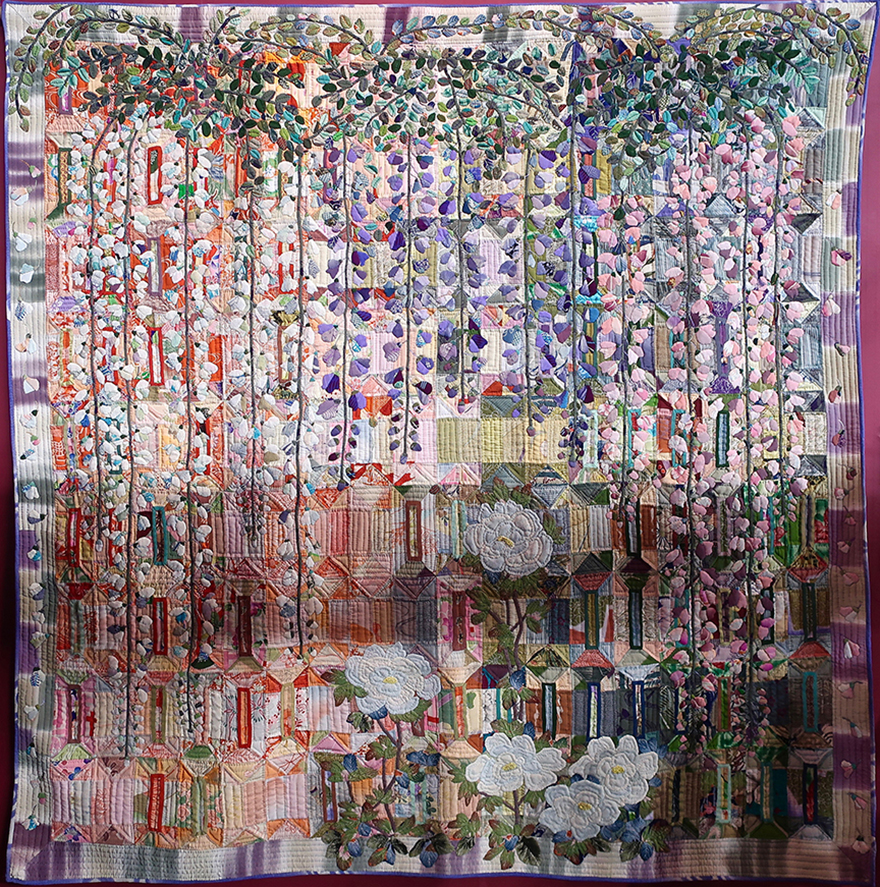 Quilt “Wisteria and Peonies Throw a Party” by Sadako Kagoshima