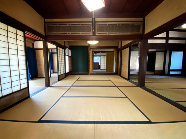 Photo of old house for sale in Japan
