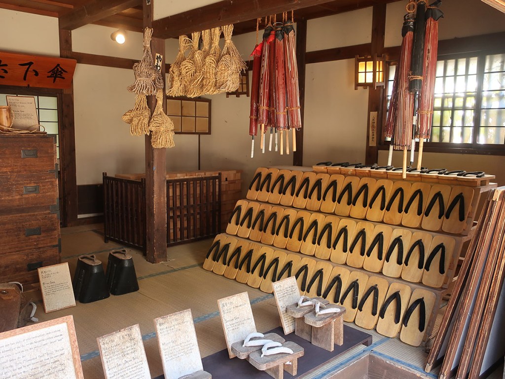 Geta shop Edo Wonderland Nikko Edomura